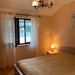 Nives * Smokvica (Korcula)