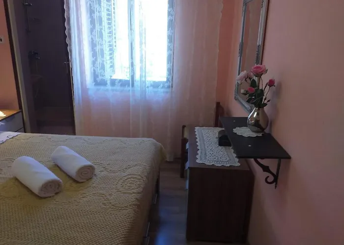 Nives Smokvica (Korcula)